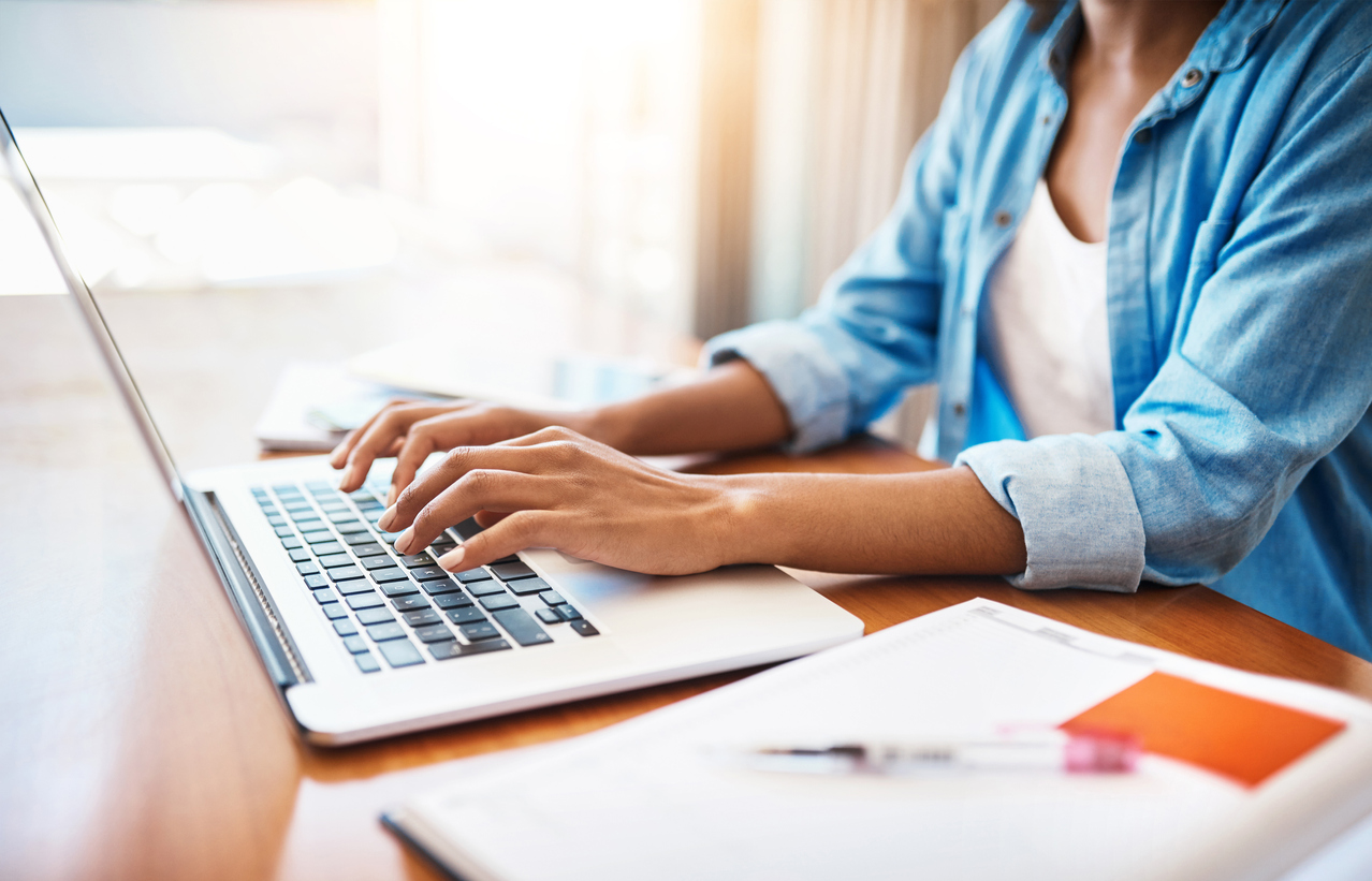 woman making online payment